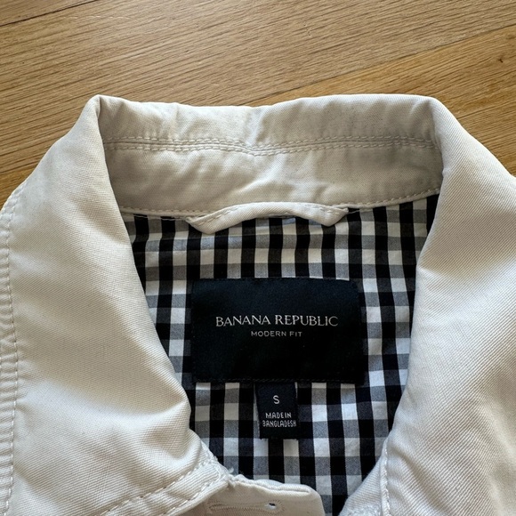 Banana Republic Cream Utility Jacket with Black Details - Picture 2 of 6